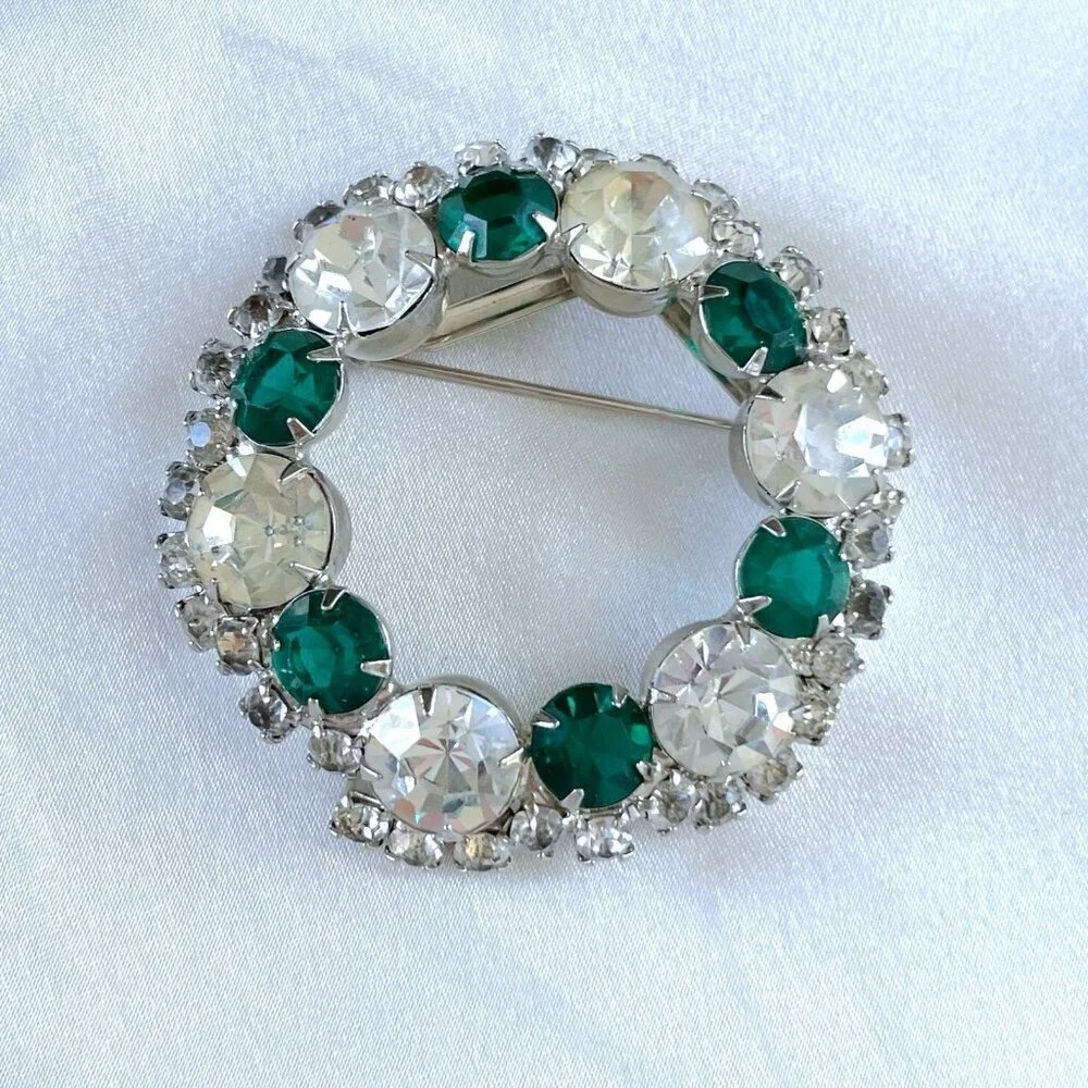 Vintage 1950s Rhinestone Brooch Clear Green Layered Domed Round Wreath Holiday